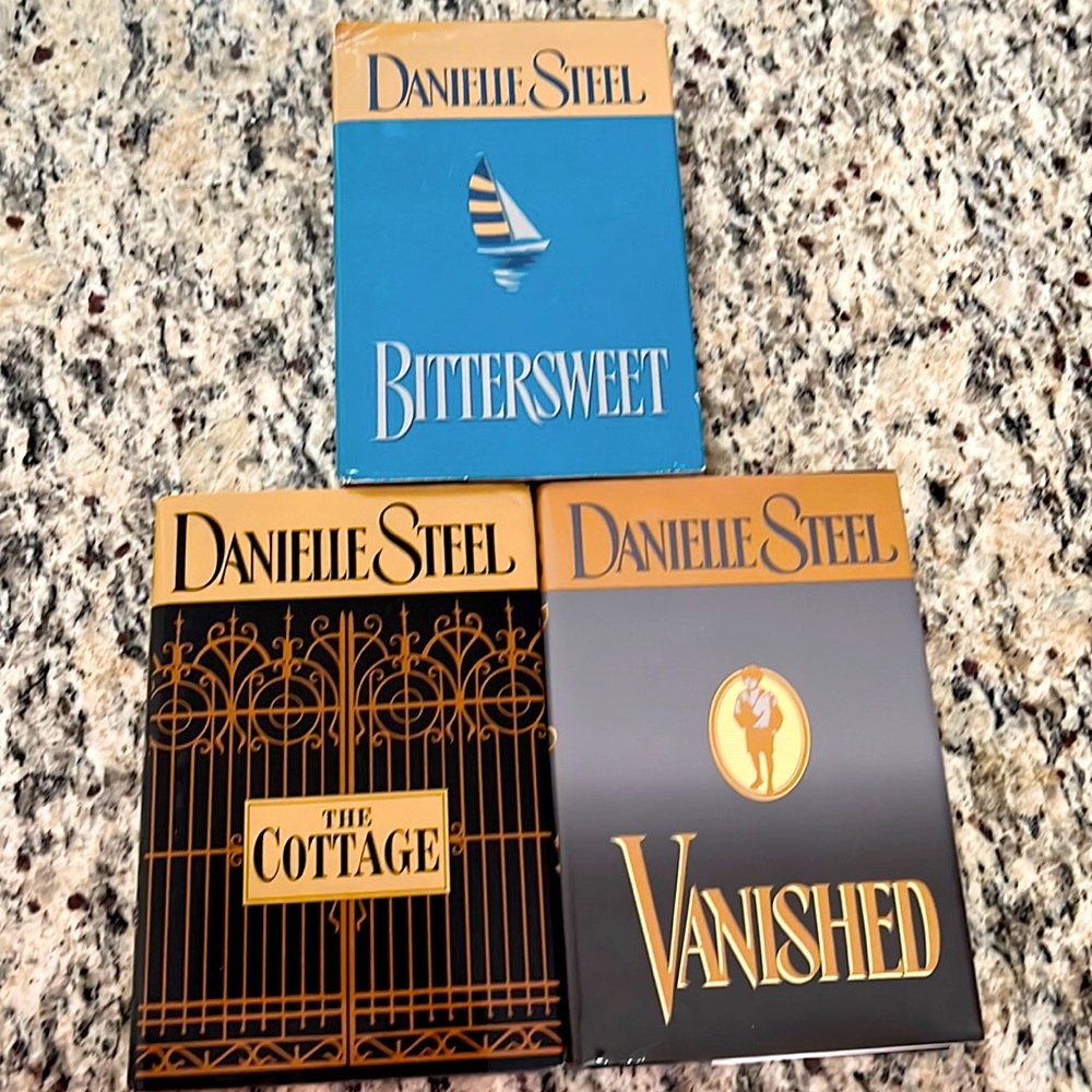 Bundle Lot Of 3 Danielle Steel Hard Cover Dust Jacket Books